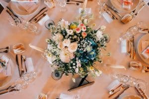 Centre de table hortensia, dalhia, roses