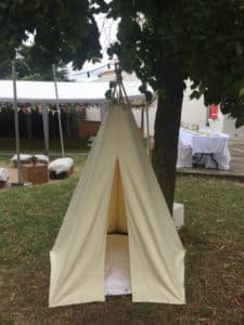 location de décoration de mariage - tipi - enfant - mariage champêtre